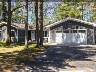 3353 Holiday View Dr, Traverse City, MI, 49686
