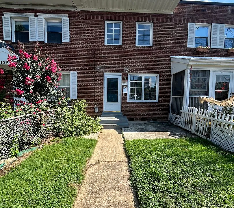 133 W Reed Ave