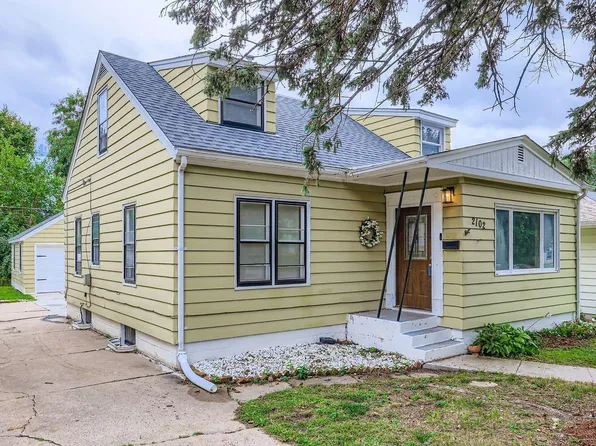 2102 Sherwood Ave, Saint Paul, MN 55119