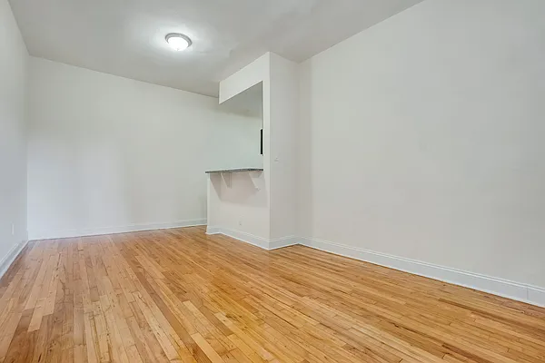 Rented by Bond New York | media 7