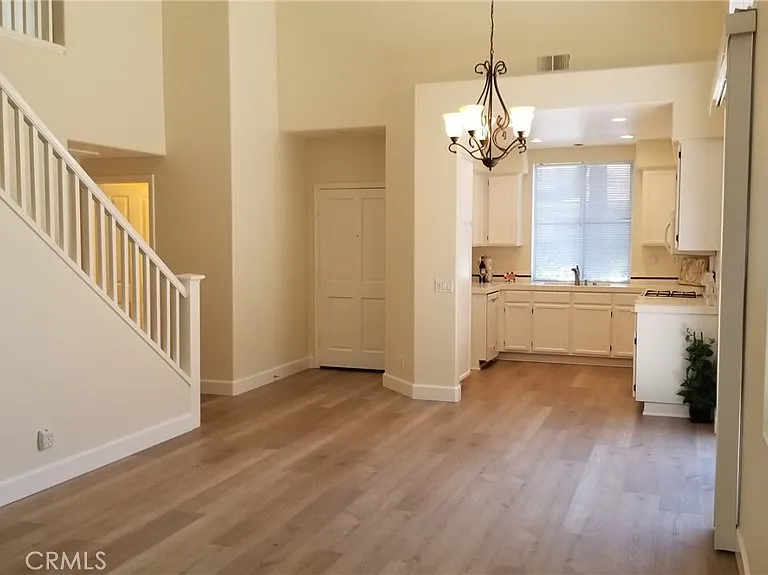 13440 N Bowers Ct — Photo 3