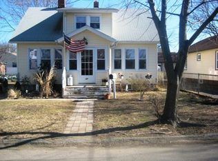 27 Roswell St, Milford, CT 06460