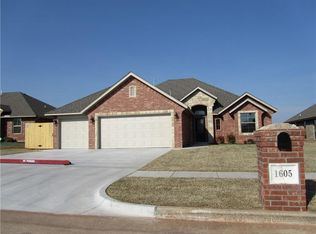 1605 SE 6th St, Moore, OK 73160