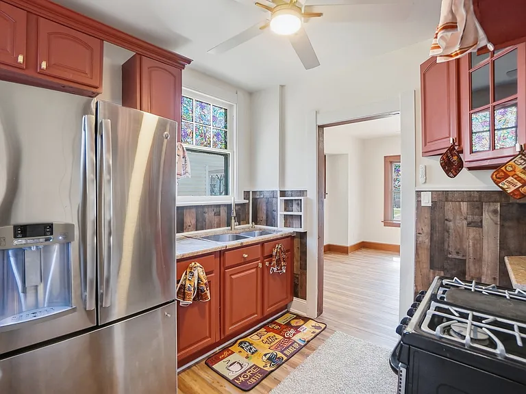 2306 Eastbrook Dr — Photo 16