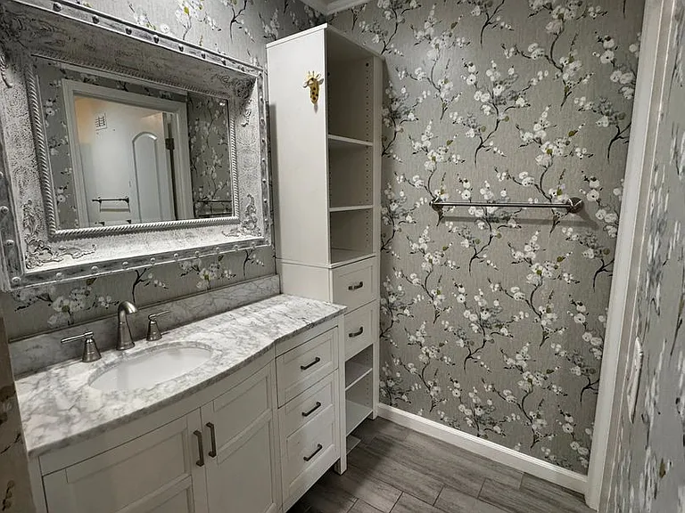 1580 Valecroft Ave — Photo 15