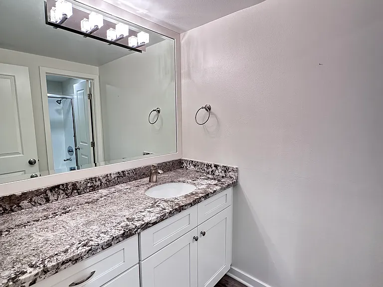 Park Place Apartments — Photo 21