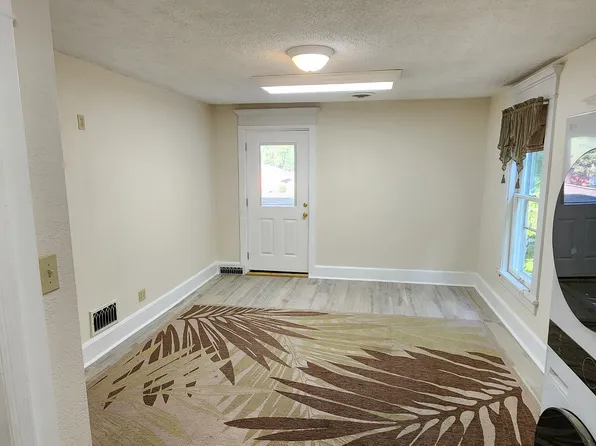 222 S Township Rd APT D, Pataskala, OH 43062