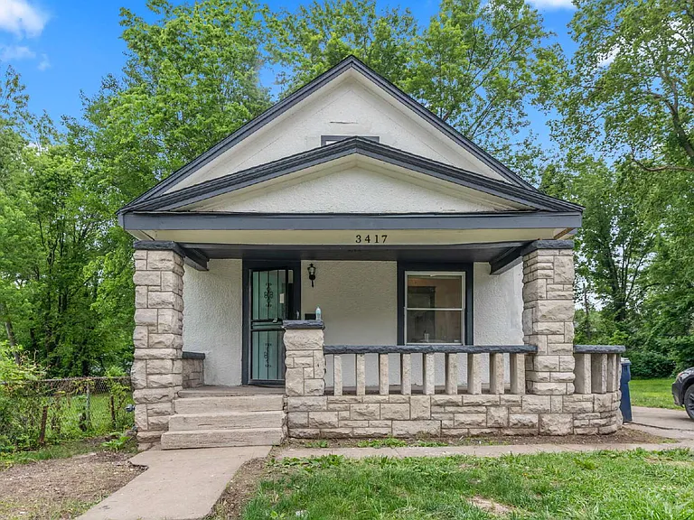 3417 Brooklyn Ave — Photo 4