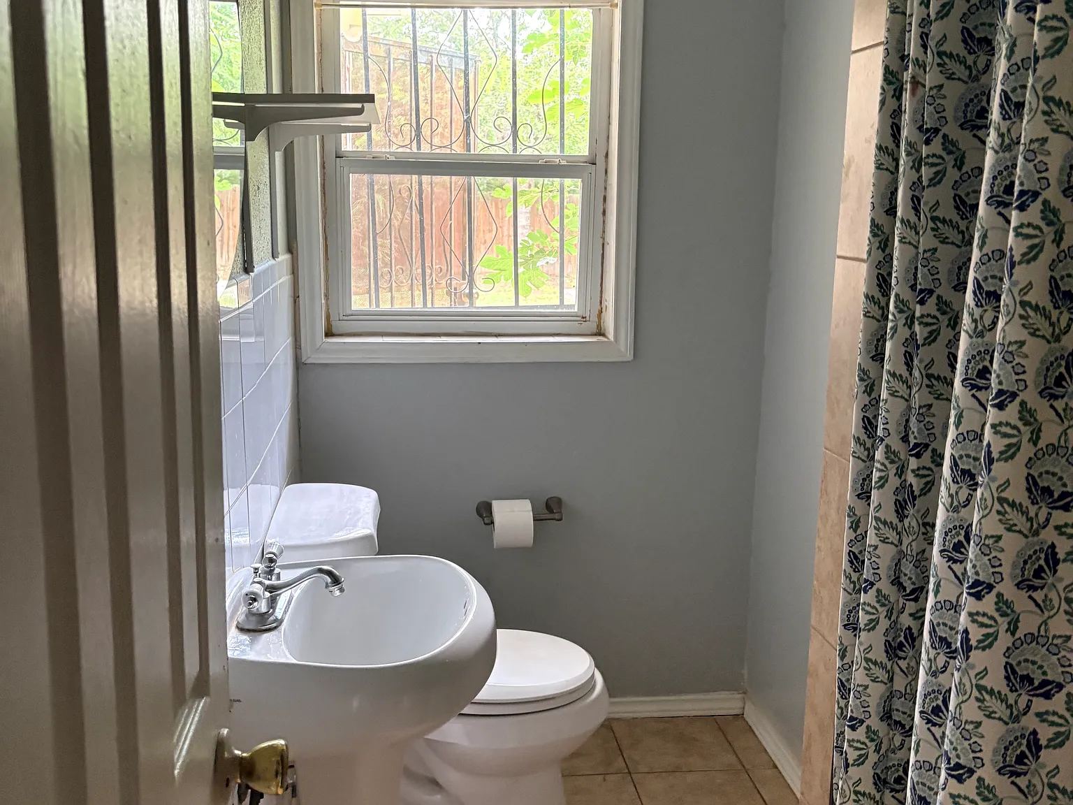2 bed, 700 sqft, $1,150 — Photo 3