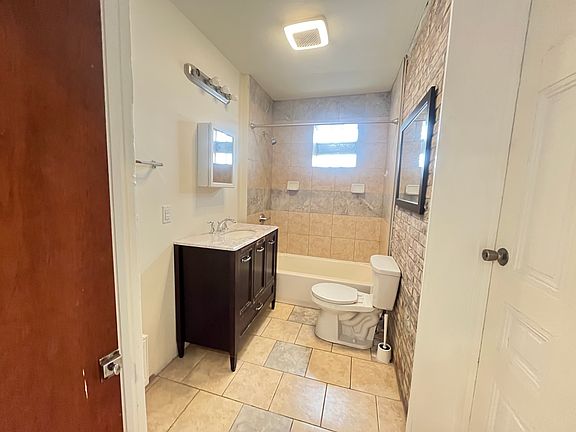 5th image of 220 Coltart Ave #1