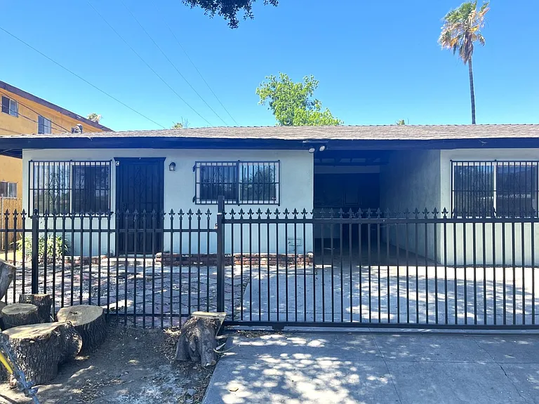RV T 1594 B&C Sepulveda Ave — Photo 20