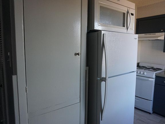 5th image of 3701 Southmoor Ln #8E