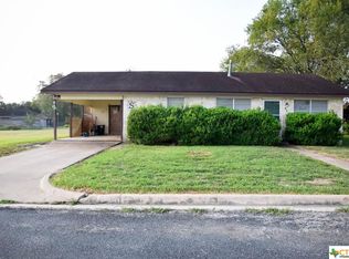 108 Simpson St, Schulenburg, TX 78956