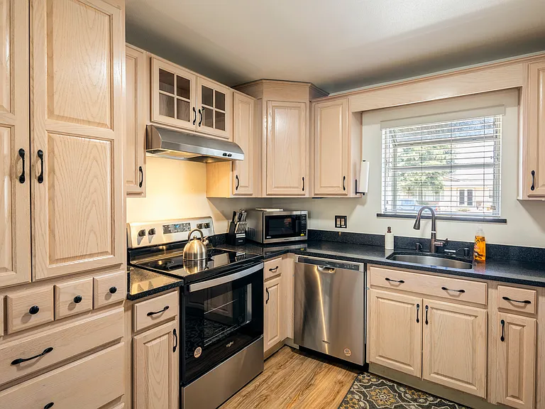 6495 N Angus St — Photo 18