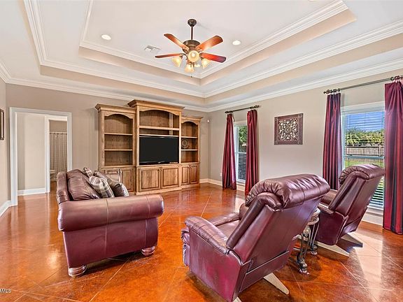 5th image of 1075 Bear Creek Cir