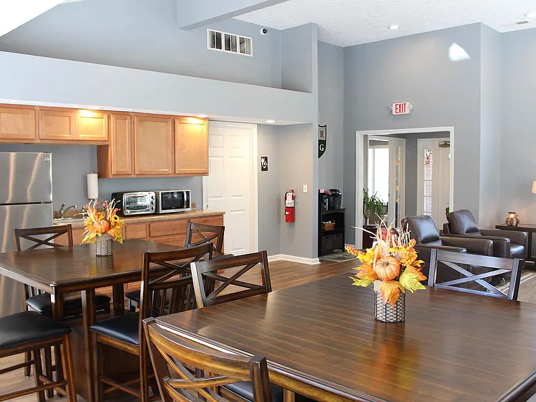 Eagle Crest Apartments — Photo 12