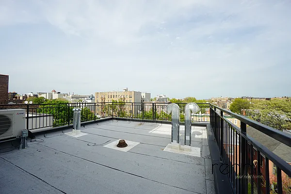 Rented by Rennit Inc. | media 3