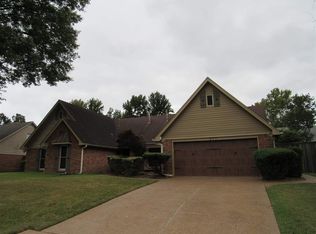 377 Leaf Trail Ln, Cordova, TN 38018