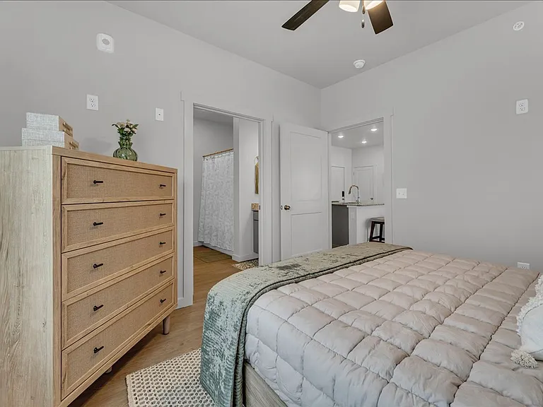 818 S Morningside Dr #411 — Photo 24
