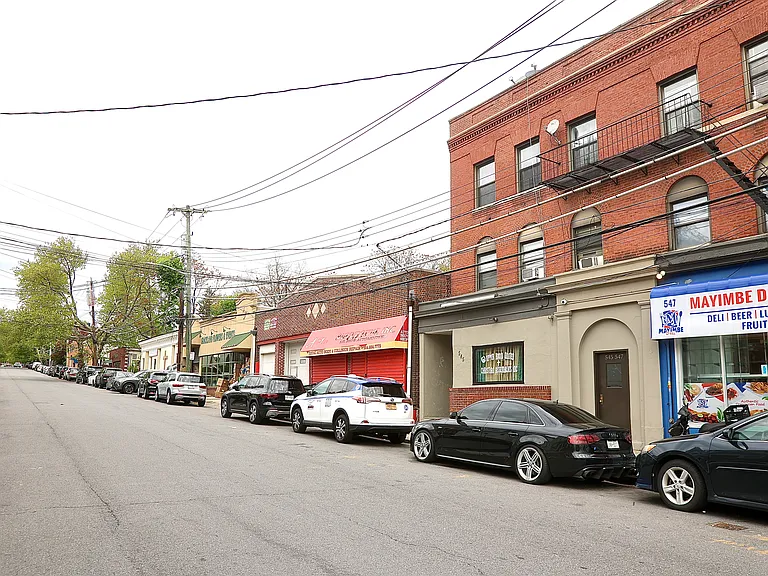 544 E 3rd St #4 — Photo 4