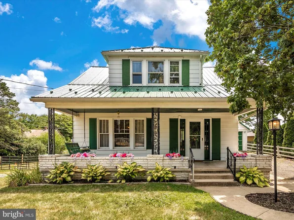 7404 Corner Rd, Mercersburg, PA 17236