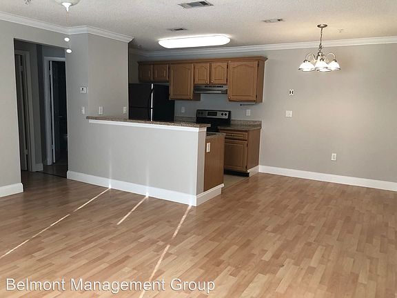 4th image of 976 Leeward Pl Unit 303