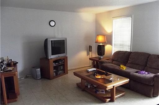 2nd image of 181 Pinewood Ct