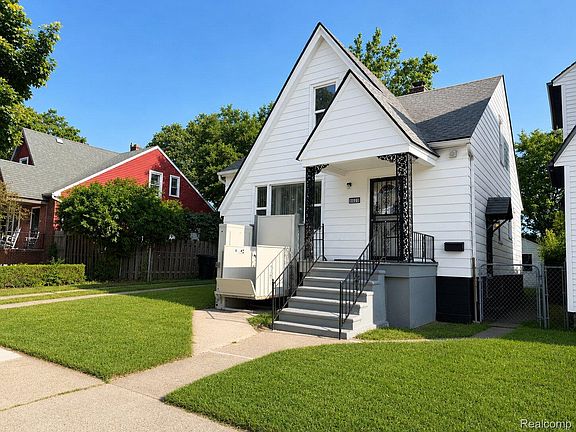 2nd image of 6023 Casmere St