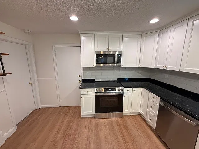110 Dover Rd — Photo 3