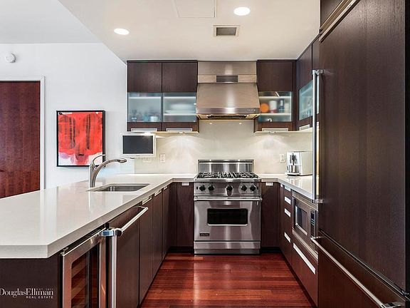 4th image of 50 W 15th St APT 4C