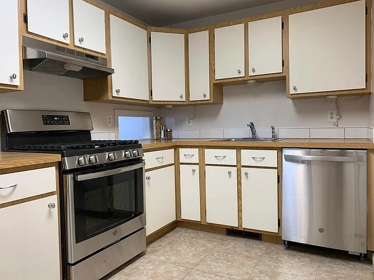 45 Kennedy Dr #45 — Photo 3