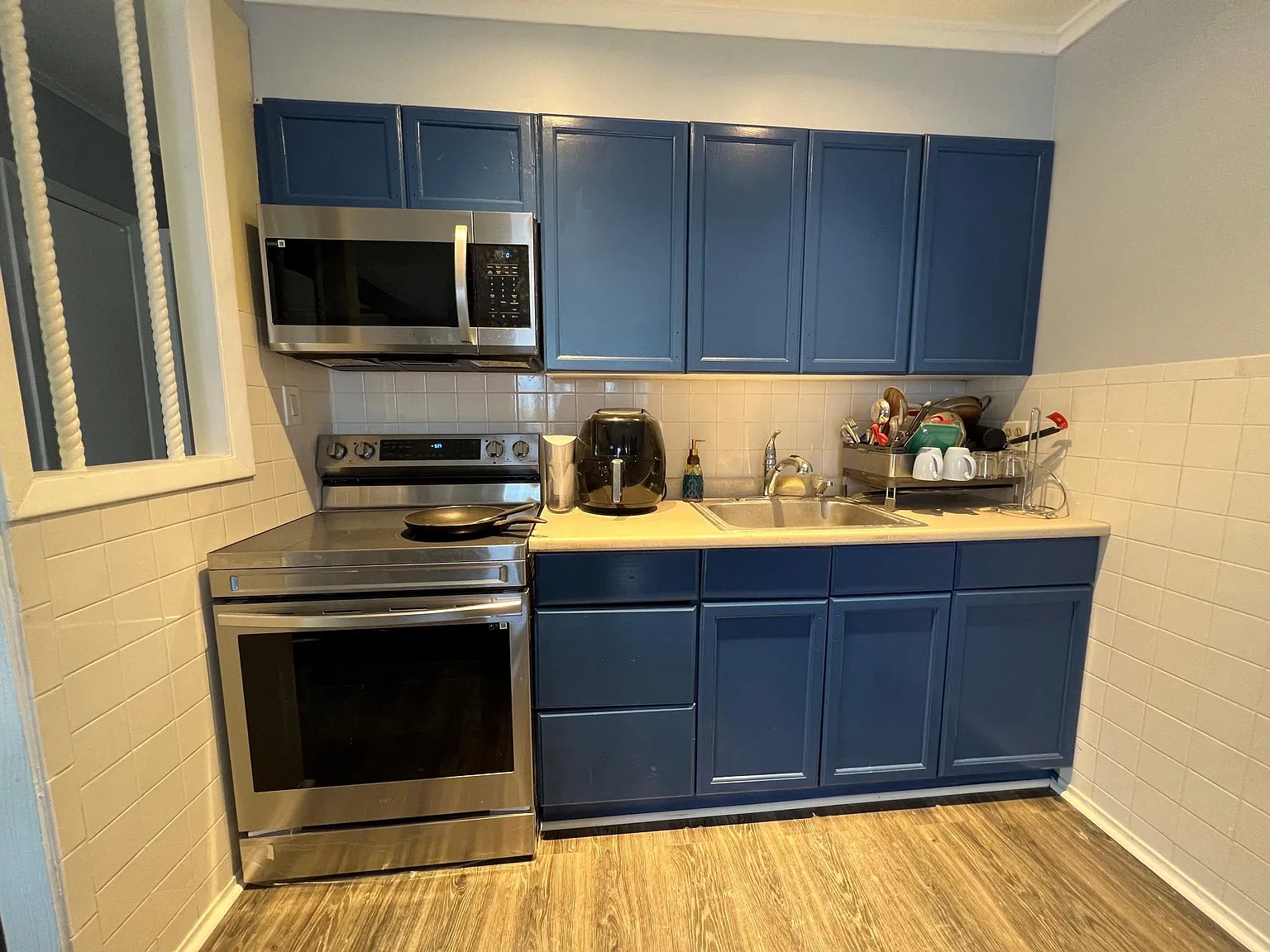 10 bed, 3000 sqft, $1,350 — Photo 4