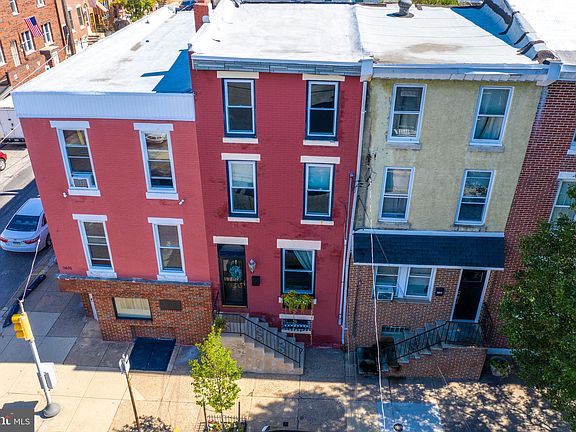 3rd image of 2633 E Somerset St