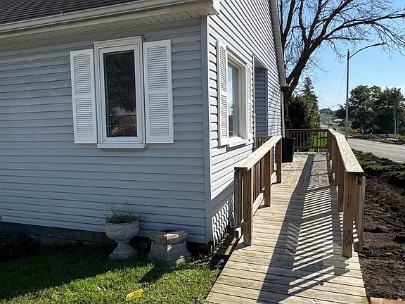 5th image of 102 S Main St