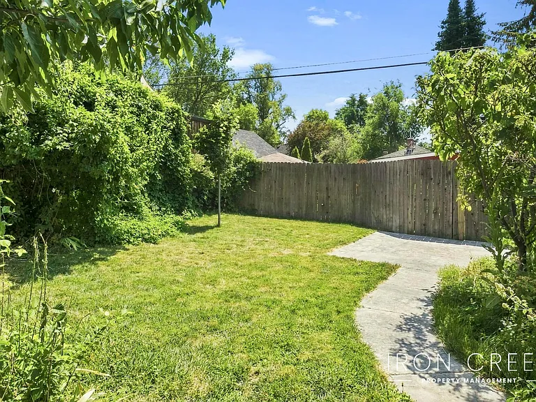 409 W Ada St — Photo 32