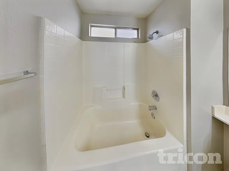 5703 Roundrock Dr — Photo 15