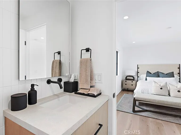 322 1/2 Iris Ave — Photo 21