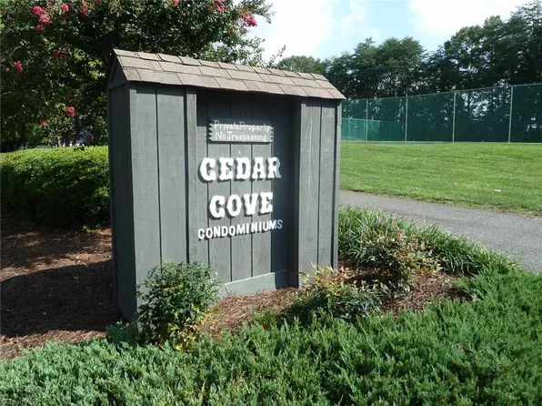 107 Cedar Cove Ln, Winston Salem, NC 27104