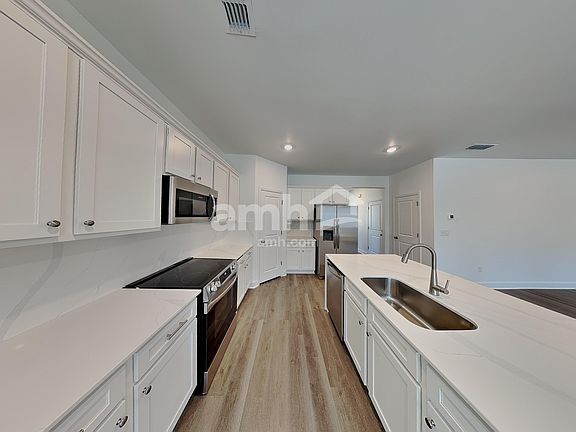 3rd image of 1409 Aquamarine Dr
