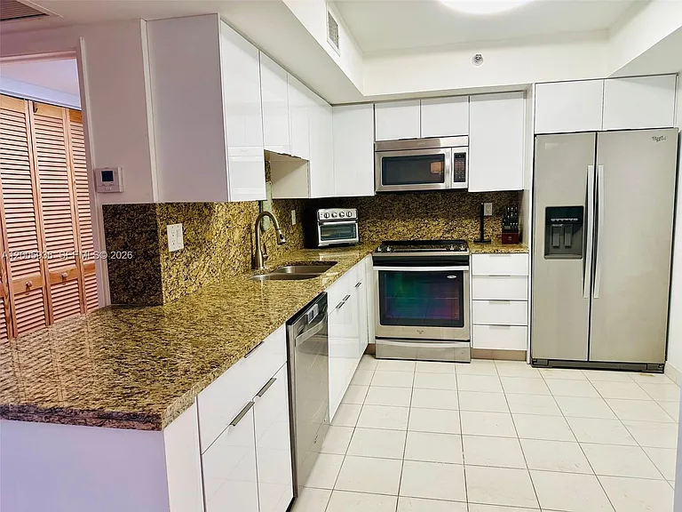 19101 NE 36th Ct #2509 — Photo 9