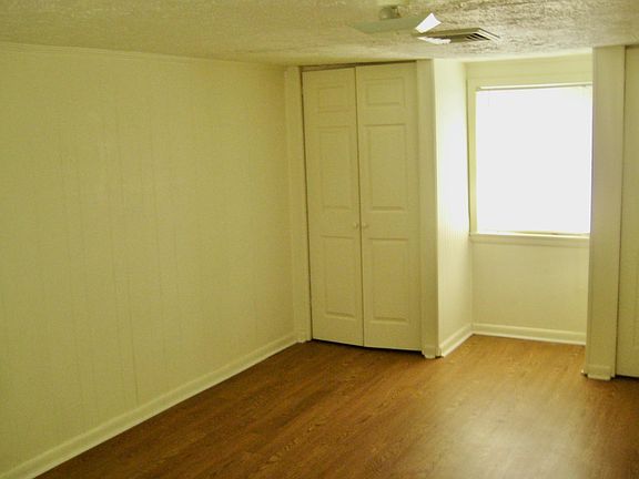 3rd image of 711 E 54th St #B