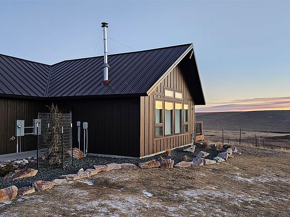 5th image of 542 Pishkun Rd