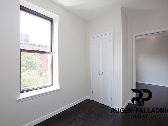 4th image of 88 2nd Ave APT 14