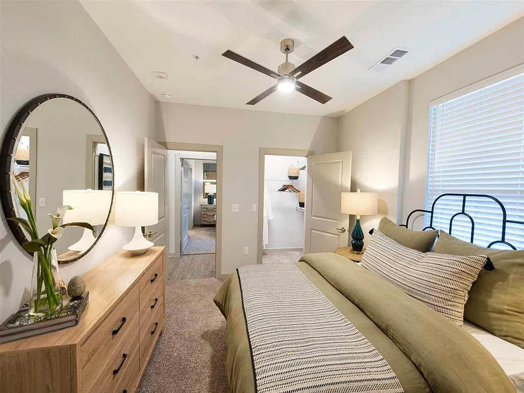 The Pointe at Valley Ranch Town Center — Photo 4