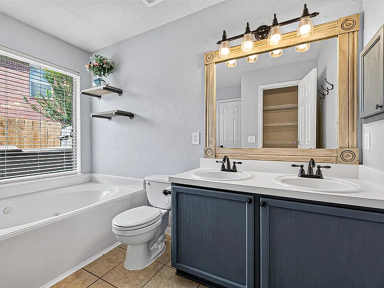 10306 Nickel Grove Dr — Photo 24