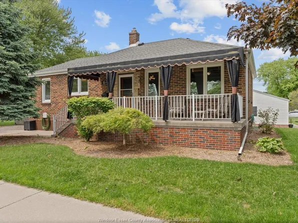 12374 Renaud St, Tecumseh, ON N8N 1P6