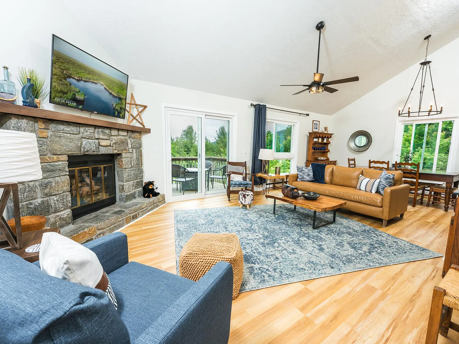 3 bed, 1567 sqft, $2,300 — Photo 2