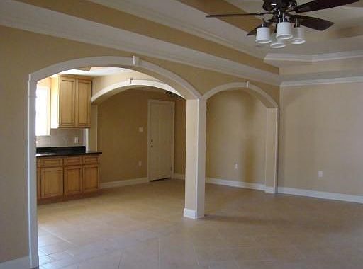 5th image of 4701 Robin Hood Dr