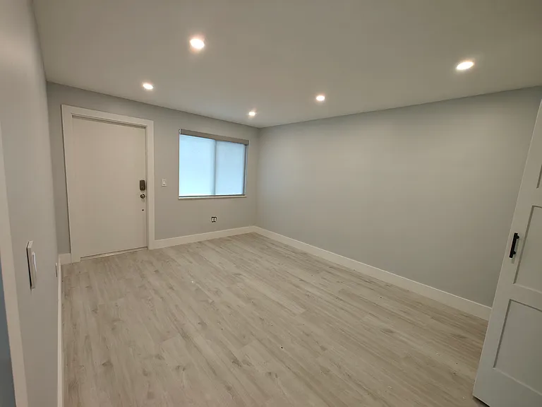 2115 NE 37th Dr #235 — Photo 2