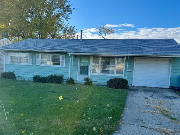 272 Peace Ave NW, Cedar Rapids, IA 52405